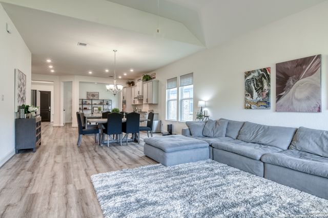 107 Cheslyn, Boerne, TX 78006