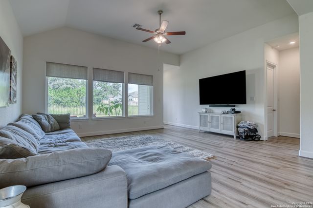 107 Cheslyn, Boerne, TX 78006