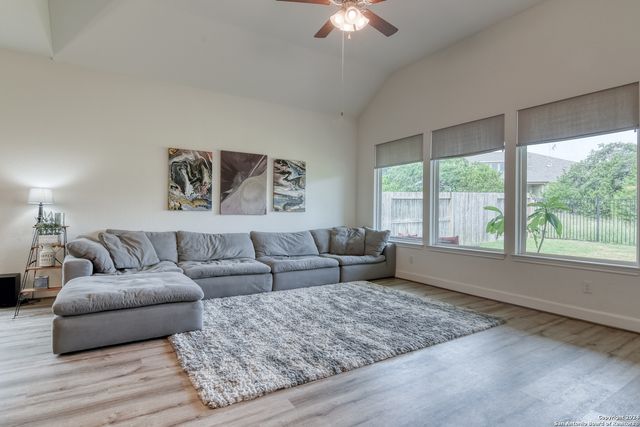 107 Cheslyn, Boerne, TX 78006