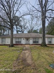 5225 Brookview Drive, Byram, MS 39272