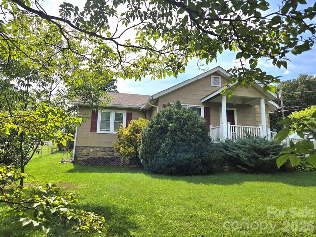 201 Stafford Street, Black Mountain, NC 28711