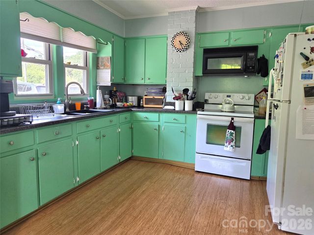 201 Stafford Street, Black Mountain, NC 28711