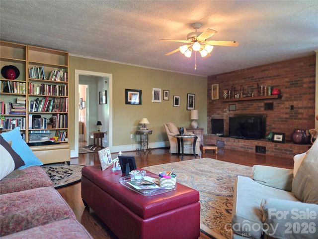 201 Stafford Street, Black Mountain, NC 28711