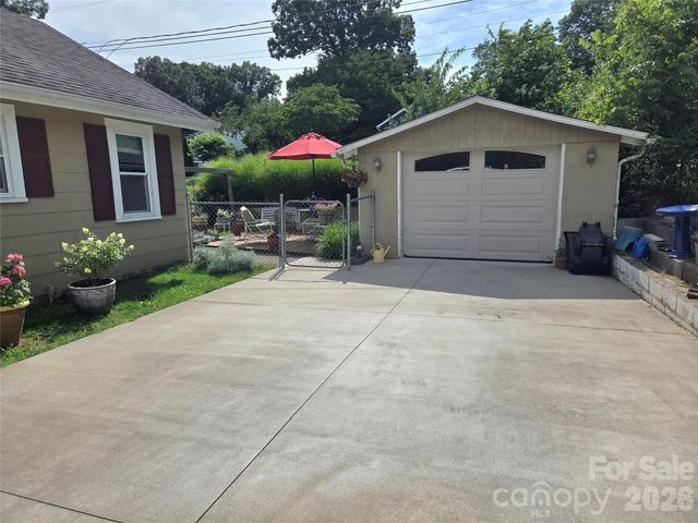 201 Stafford Street, Black Mountain, NC 28711