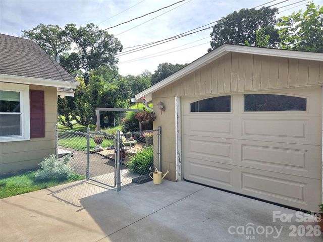 201 Stafford Street, Black Mountain, NC 28711