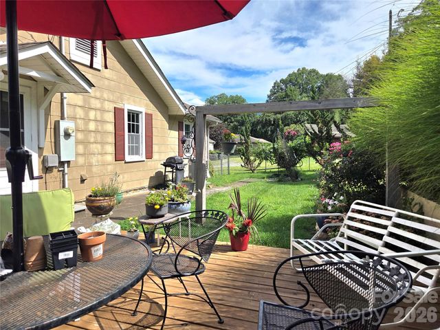 201 Stafford Street, Black Mountain, NC 28711
