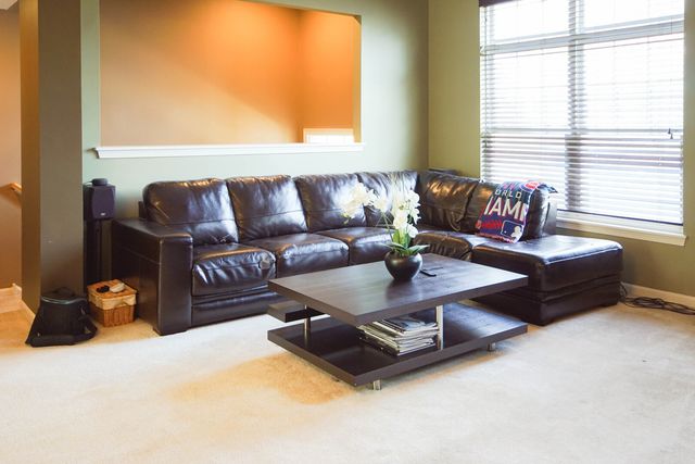 3373 Kentshire Circle, Aurora, IL 60504