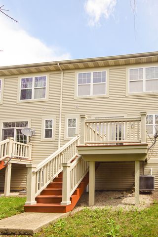3373 Kentshire Circle, Aurora, IL 60504