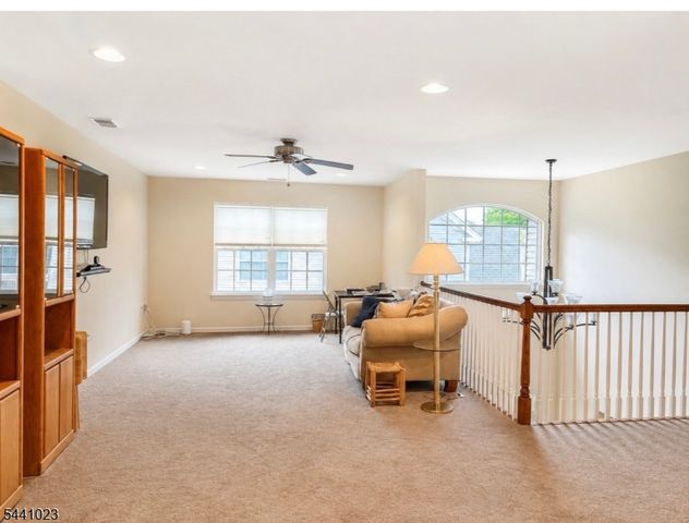 14 Fehervari Ct, Franklin Twp., NJ 08873