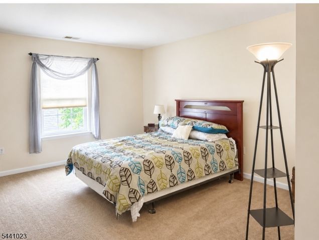 14 Fehervari Ct, Franklin Twp., NJ 08873
