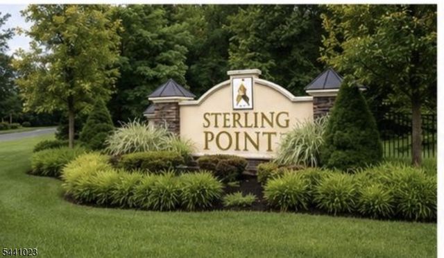 14 Fehervari Ct, Franklin Twp., NJ 08873