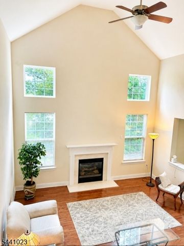 14 Fehervari Ct, Franklin Twp., NJ 08873