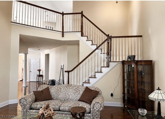 14 Fehervari Ct, Franklin Twp., NJ 08873