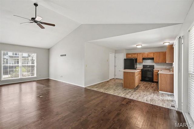 217 Royallsprings Parkway, O'fallon, MO 63368