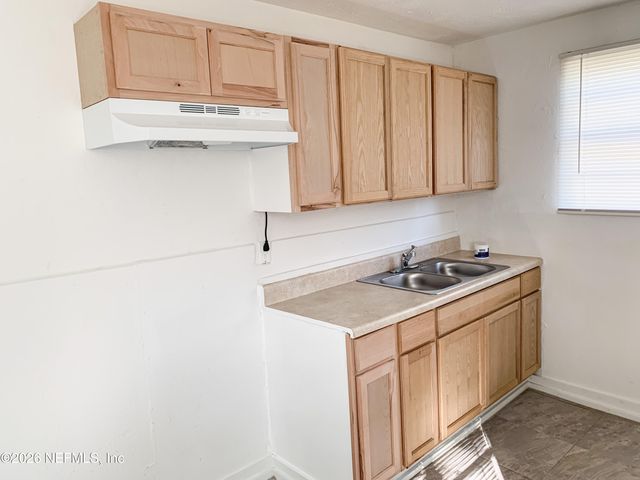 1525 MT HERMAN Street, Jacksonville, FL 32209