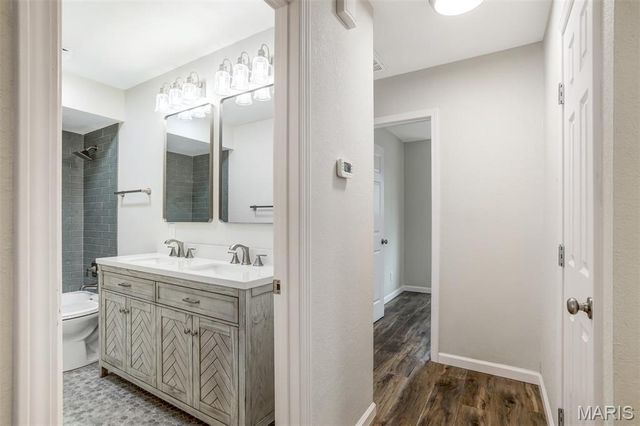 6904 Frostview Lane, Hazelwood, MO 63042