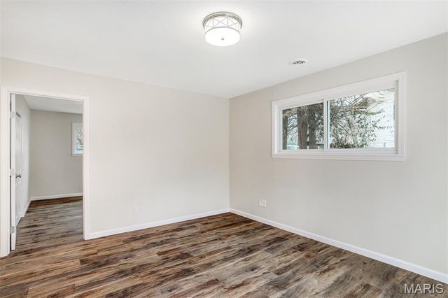 6904 Frostview Lane, Hazelwood, MO 63042