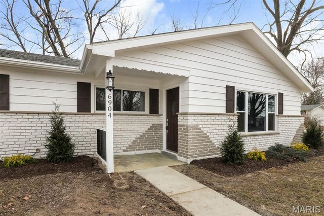 6904 Frostview Lane, Hazelwood, MO 63042