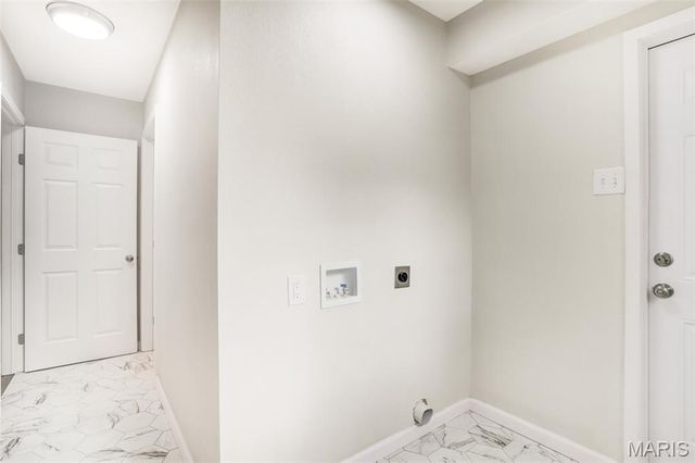 6904 Frostview Lane, Hazelwood, MO 63042