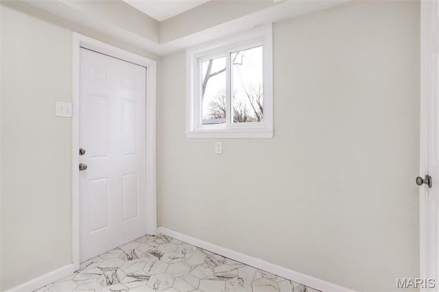 6904 Frostview Lane, Hazelwood, MO 63042