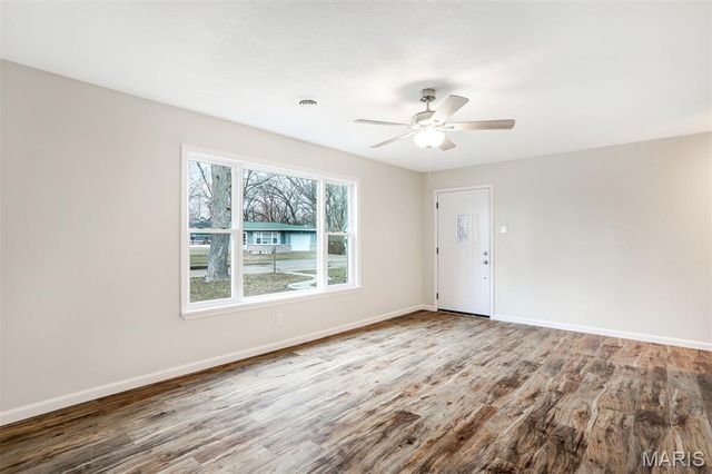 6904 Frostview Lane, Hazelwood, MO 63042