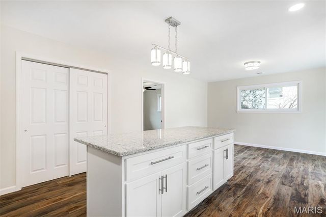 6904 Frostview Lane, Hazelwood, MO 63042