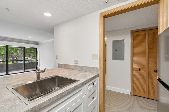 36750 US HIGHWAY 19 N 11206, Palm Harbor, FL 34684