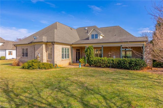 6803 River Farm Drive, Oak Ridge, NC 27310