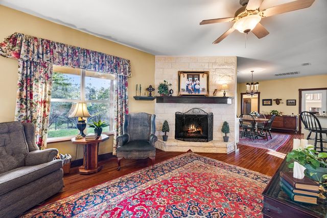 247 Huntleigh Rd, Hunt, TX 78024