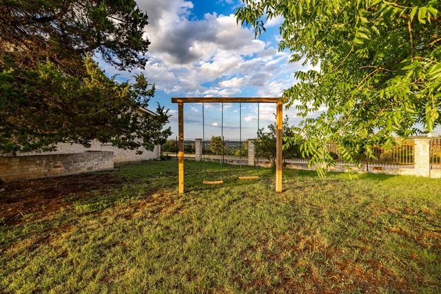 247 Huntleigh Rd, Hunt, TX 78024
