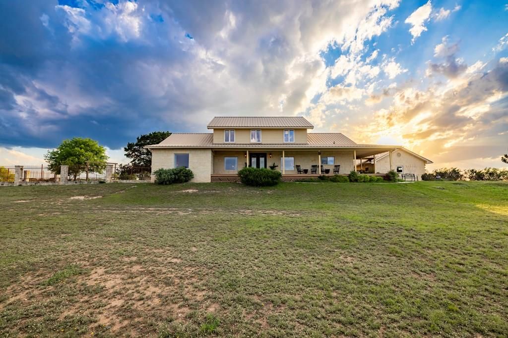 247 Huntleigh Rd, Hunt, TX 78024