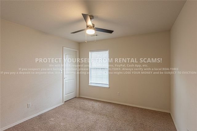 1384 S Holland Drive, Fayetteville, AR 72704