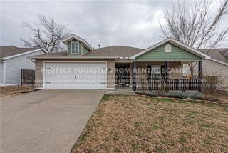 1384 S Holland Drive, Fayetteville, AR 72704