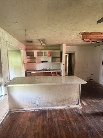 411 Trichelle Street, Pasadena, TX 77506