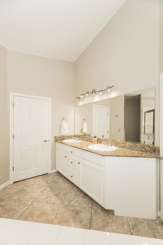 1055 E Hogan Avenue, Fresno, CA 93730