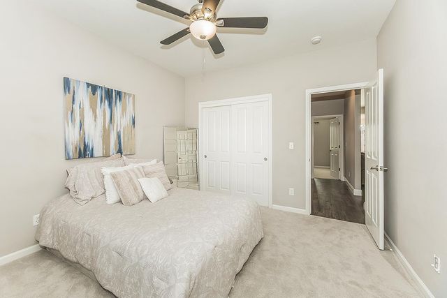 1055 E Hogan Avenue, Fresno, CA 93730