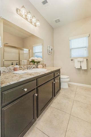 1055 E Hogan Avenue, Fresno, CA 93730