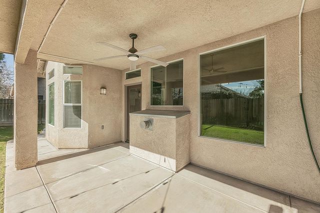 1055 E Hogan Avenue, Fresno, CA 93730