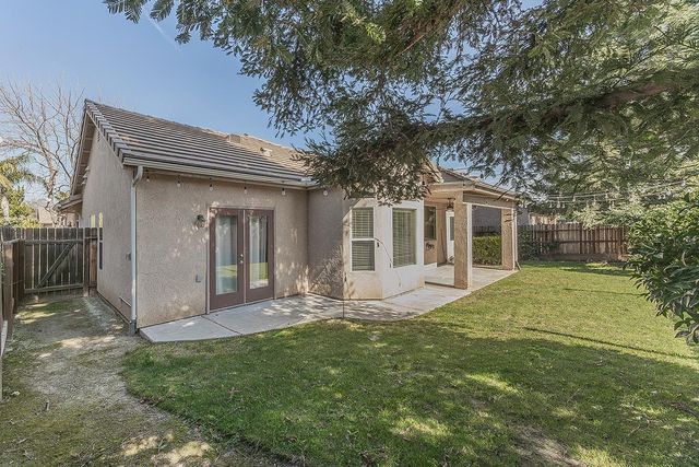 1055 E Hogan Avenue, Fresno, CA 93730