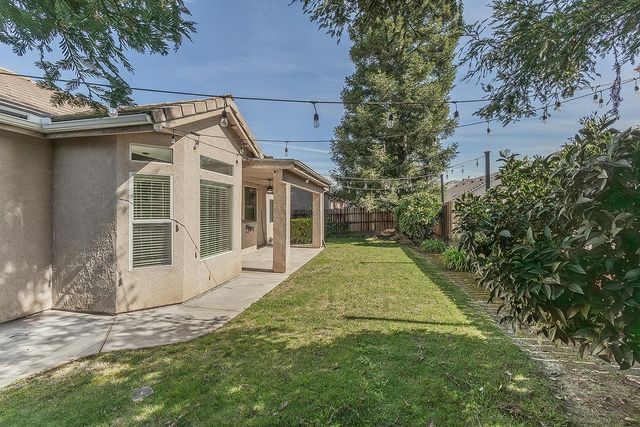 1055 E Hogan Avenue, Fresno, CA 93730