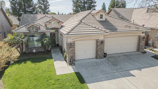 1055 E Hogan Avenue, Fresno, CA 93730