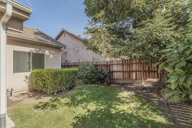 1055 E Hogan Avenue, Fresno, CA 93730