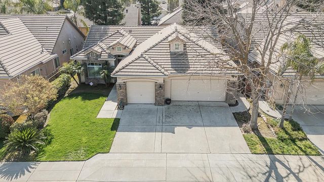 1055 E Hogan Avenue, Fresno, CA 93730