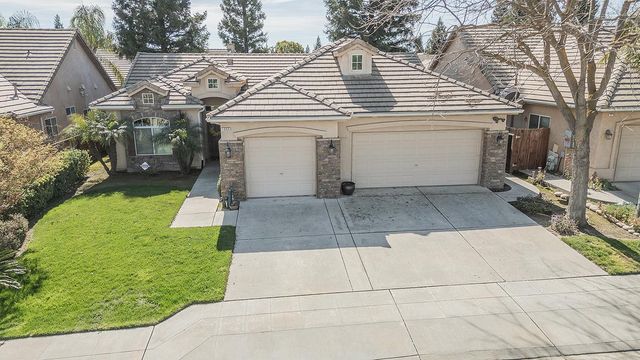 1055 E Hogan Avenue, Fresno, CA 93730