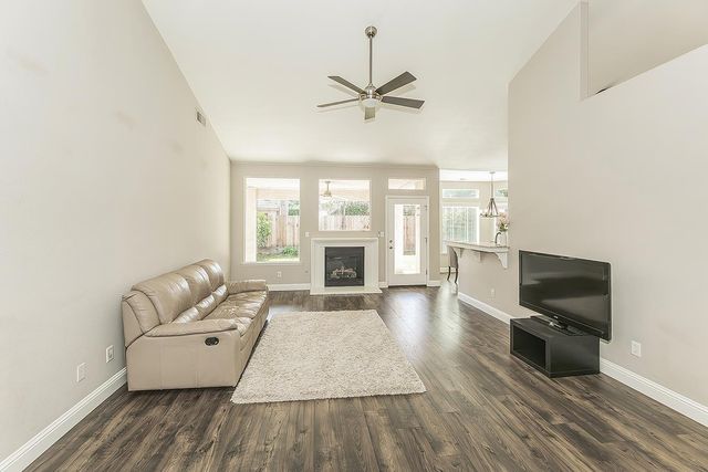 1055 E Hogan Avenue, Fresno, CA 93730