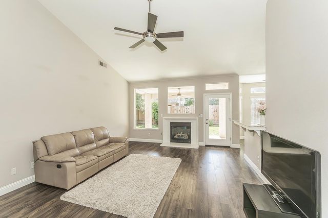 1055 E Hogan Avenue, Fresno, CA 93730