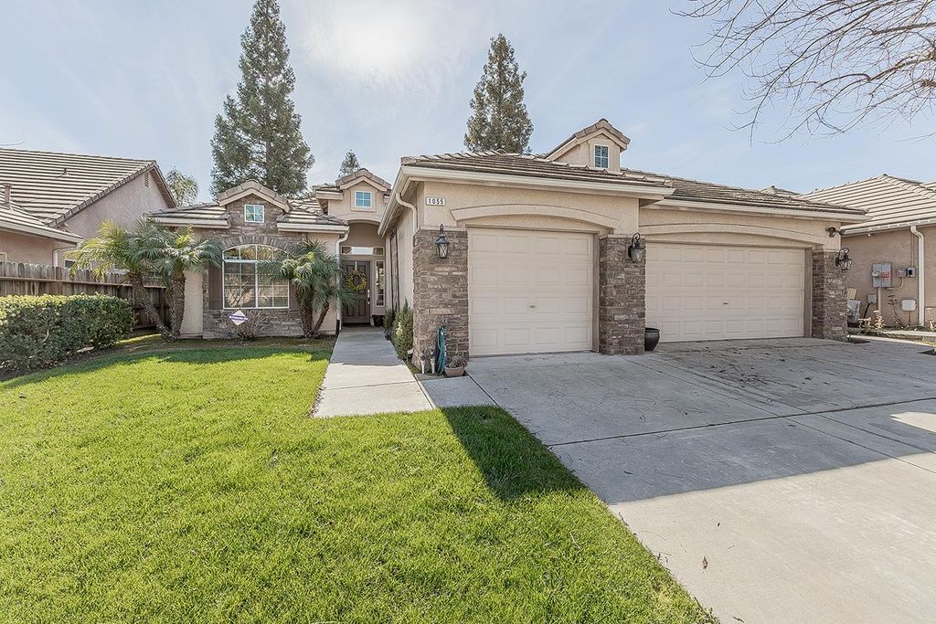 1055 E Hogan Avenue, Fresno, CA 93730