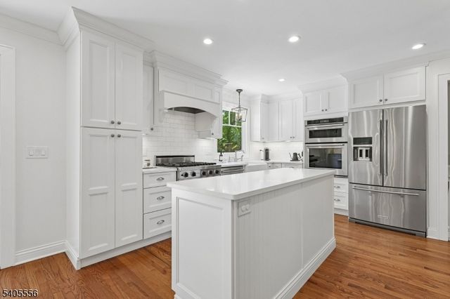 12 Candlewood Dr, Madison Boro, NJ 07940