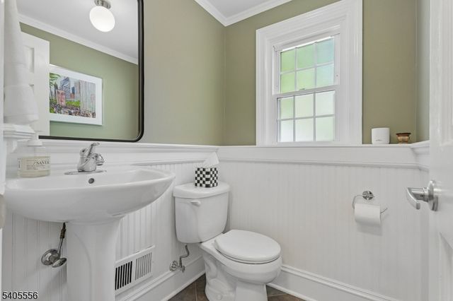 12 Candlewood Dr, Madison Boro, NJ 07940