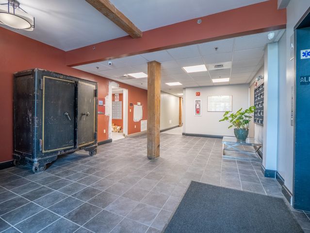 147 Centre St 105, Brockton, MA 02301